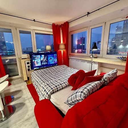Love Metro Wifi 300Mbs 65'Tv Netflix Hbo Appletv+ Warschau Exterior foto