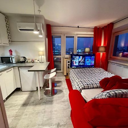 Love Metro Wifi 300Mbs 65'Tv Netflix Hbo Appletv+ Warschau Exterior foto