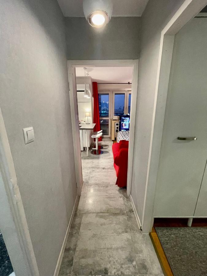 Love Metro Wifi 300Mbs 65'Tv Netflix Hbo Appletv+ Warschau Exterior foto